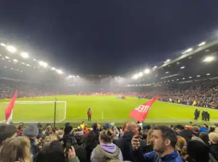 fan pov block w104 old trafford