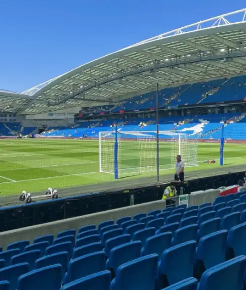 Premier League Speelronde 37: Wedstrijden, Verhaallijnen & Kaarten (13–17 mei 2026) background image