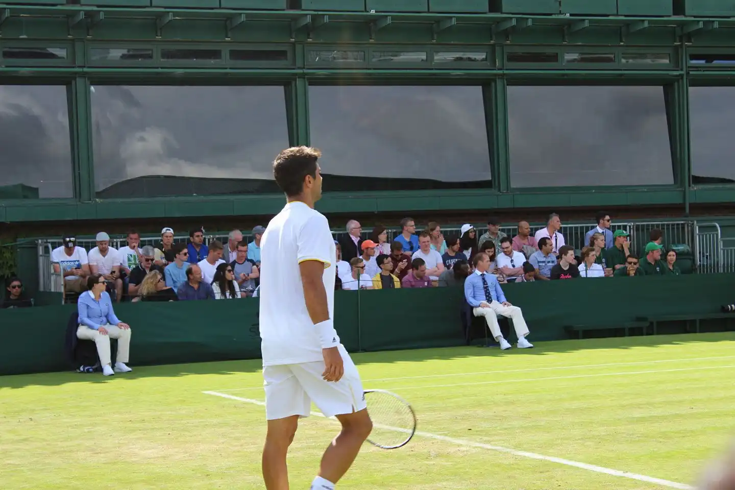 Foto van tennisser op de baan