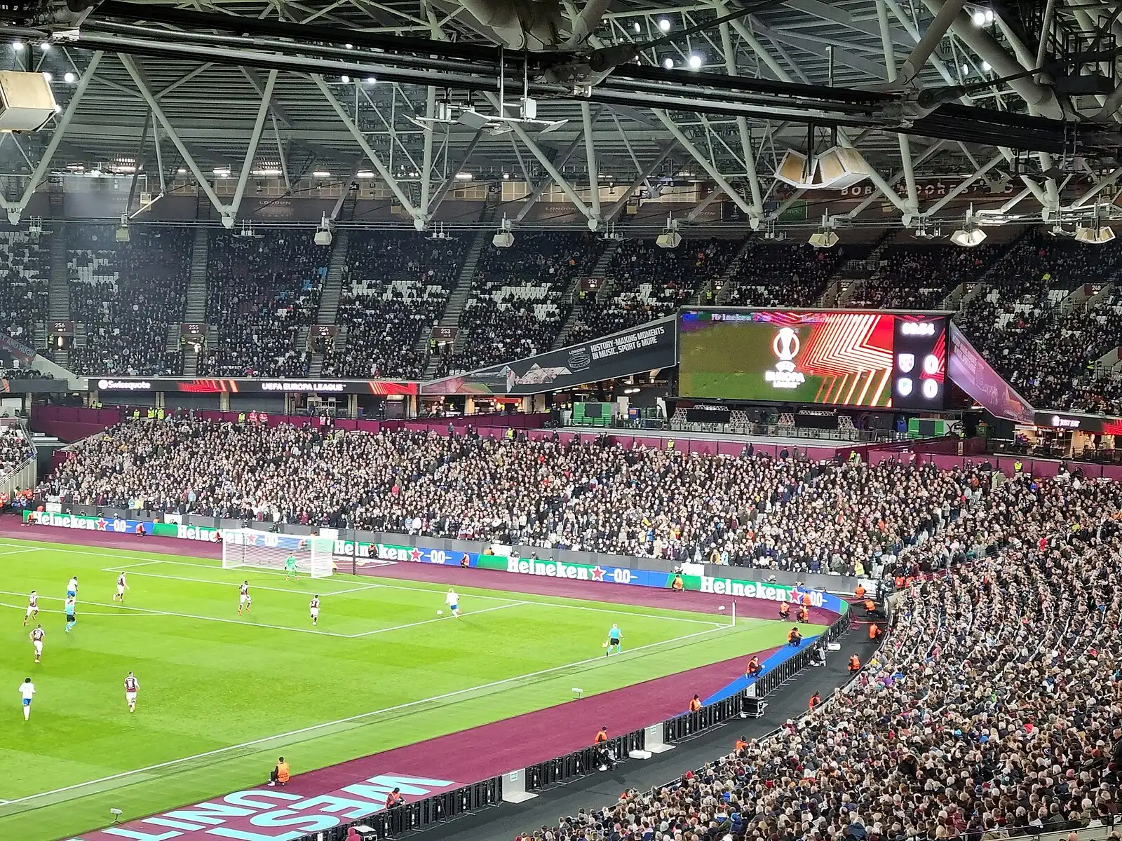 West Ham seizoenkaarten: de complete gids voor 2025/26 background image