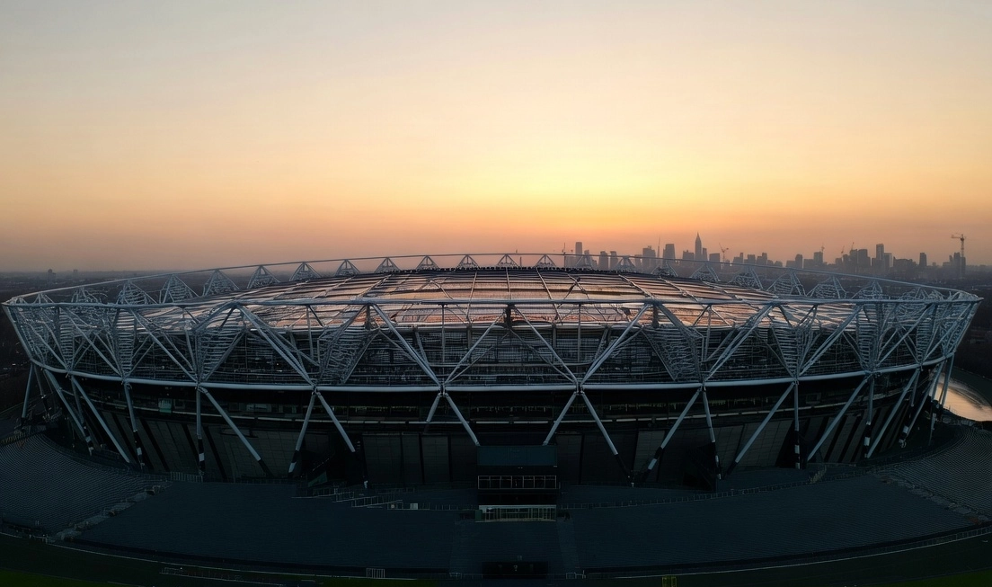 Hoe koop je West Ham United uitkaarten background image