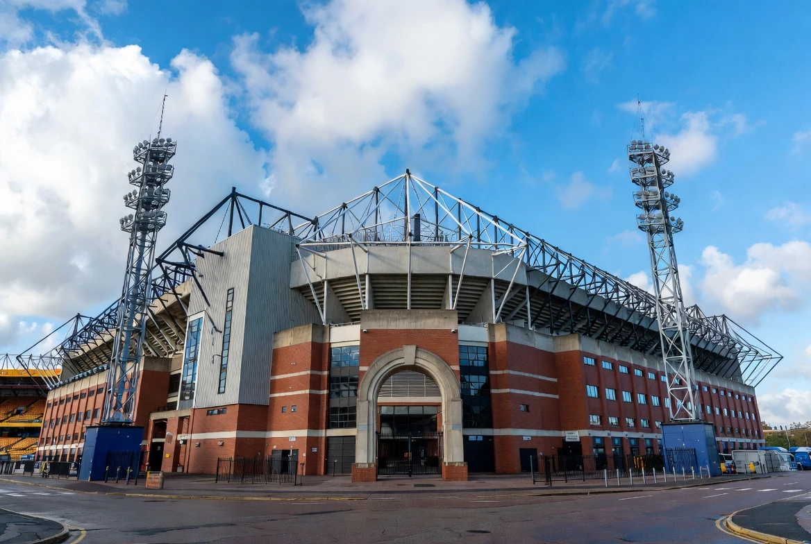 Wanneer gaan Wolverhampton Wanderers kaarten meestal in de verkoop? background image